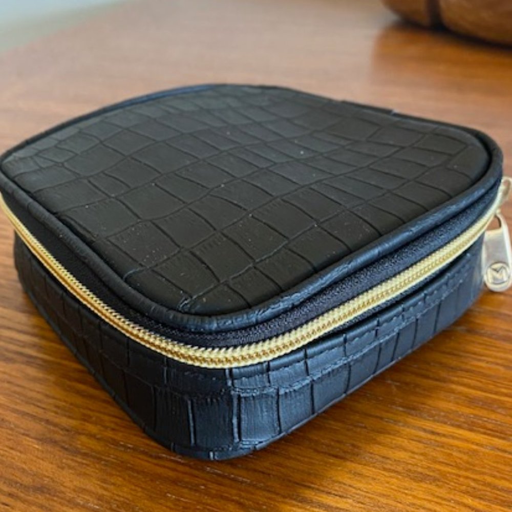 Square Faux Crocodile Cosmetic Jewelry Zippered Travel Case Bag from Modexmask.